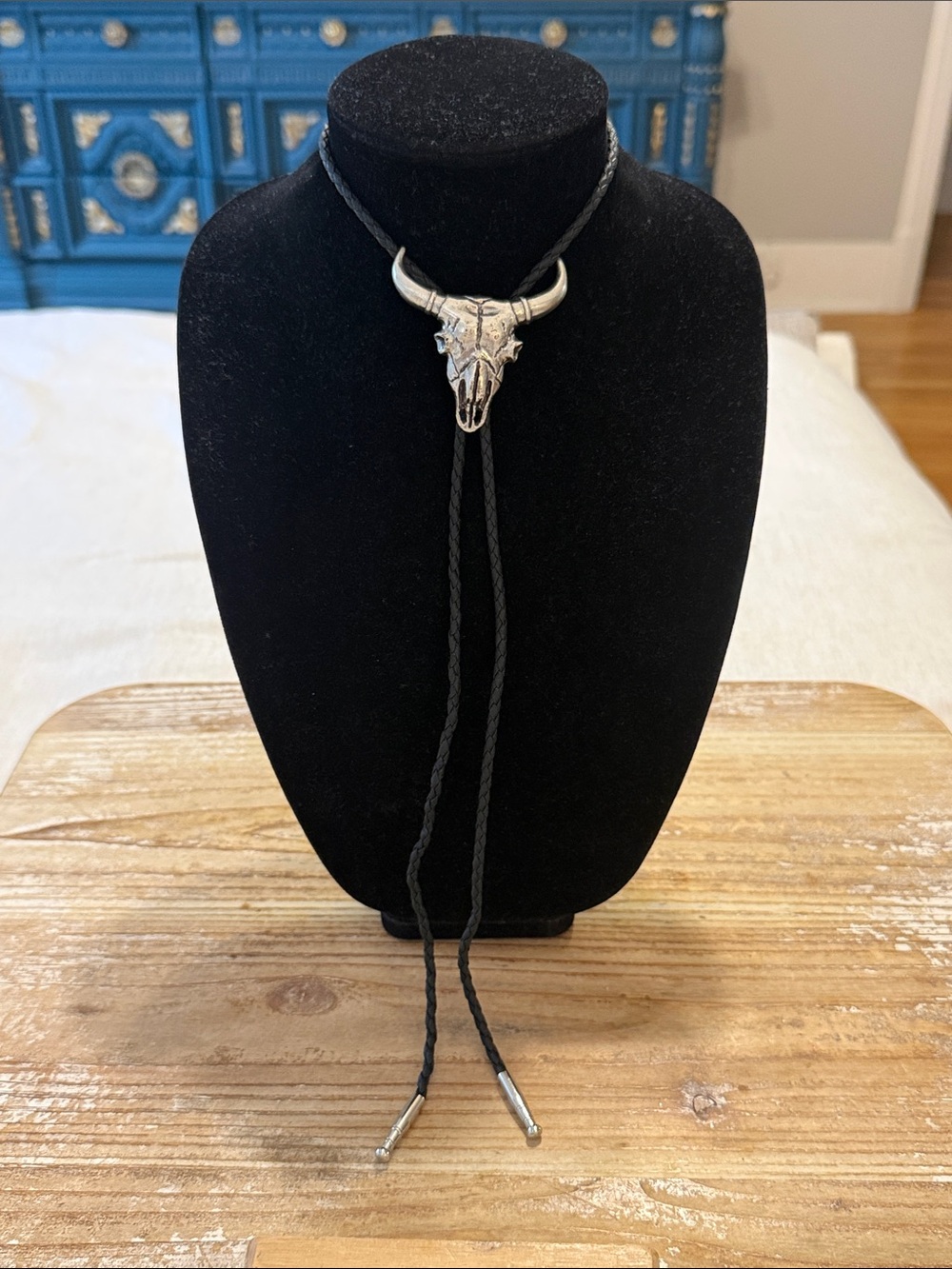 Vintage Black Leather Silver Tone Skull Bull Cowboy Western Bolo Tie